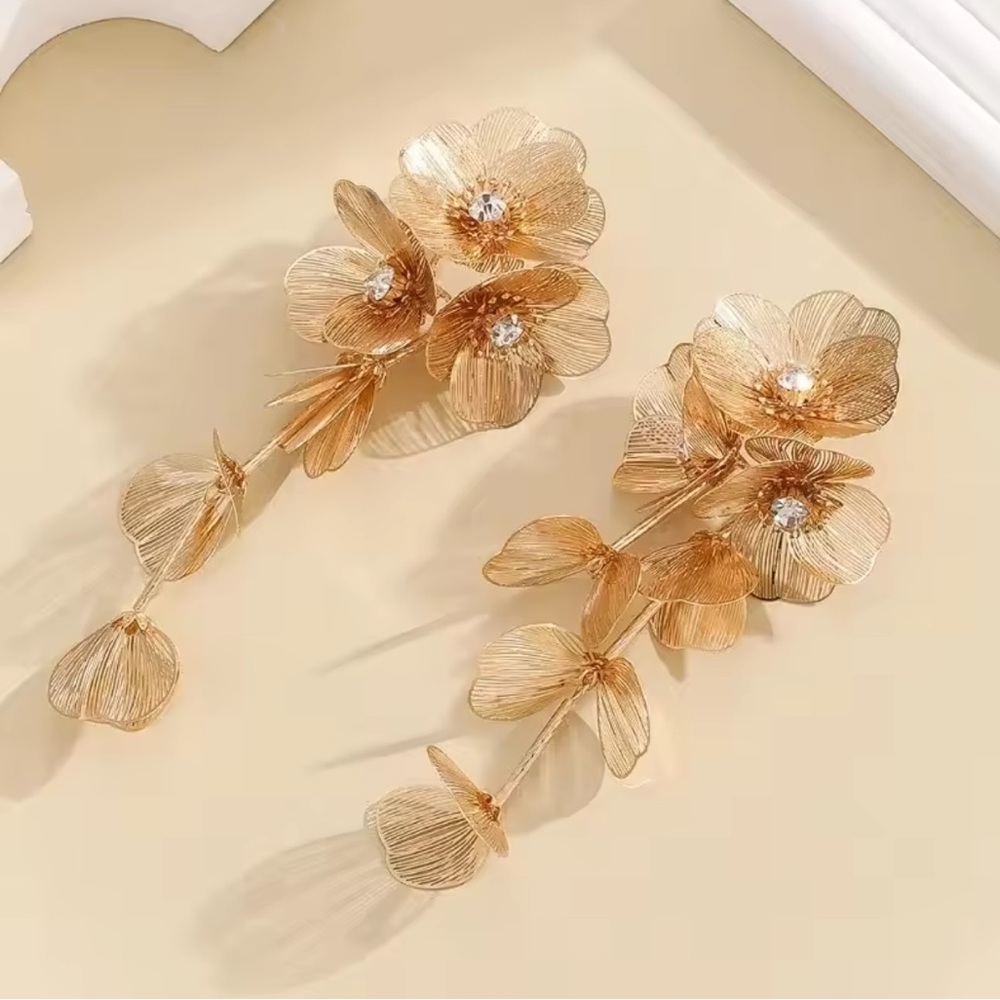 Zara Gold Floral Earrings Prince Kate Middleton - Picture 4 of 7